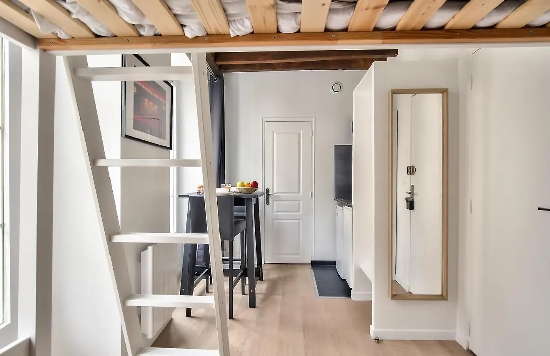 Lovely Mezzanine Studio In The Heart Of Paris 3M-1